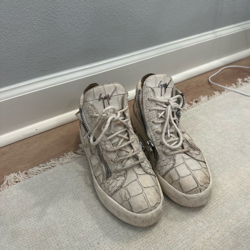 Giuseppe Zanotti Cream Croc-Embossed Sneakers